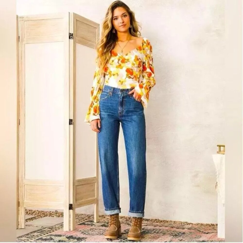 Levi's Premium Dad Jeans in "Goodbye - Light Wash" Size 25